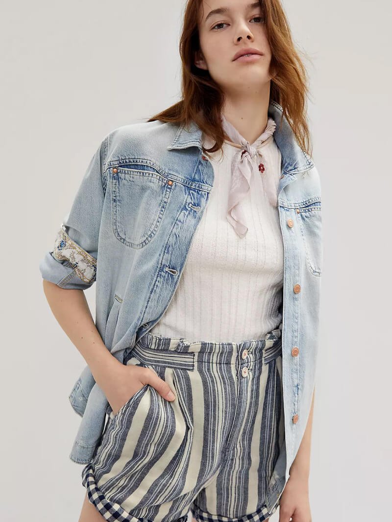 Pilcro The Icon Flare Low-Rise Jeans - Image 5